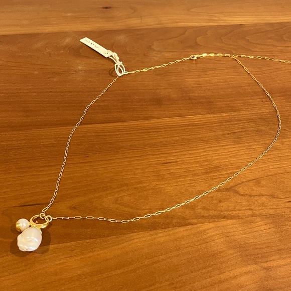 Chan Luu Gold and White Pearl Necklace - Picture 4 of 9